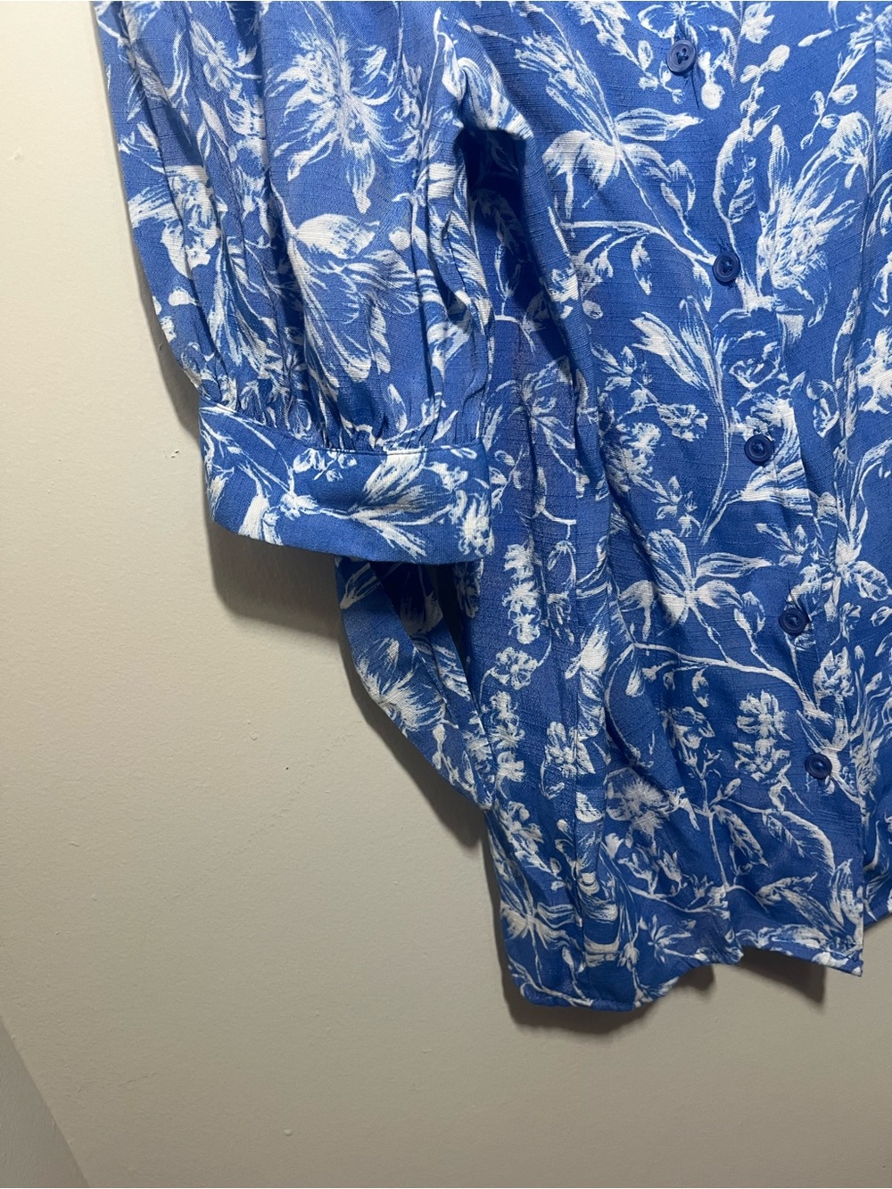 LC Lauren Conrad Blue and White Floral Off-Shoulder Blouse - Picture 2 of 7